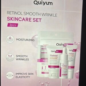 Quivum White and Pink Moisturizer Smooth Wrinkles